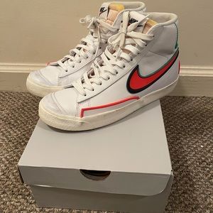 Blazer Mid ‘77 Infinite “White Blue Void Crimson”